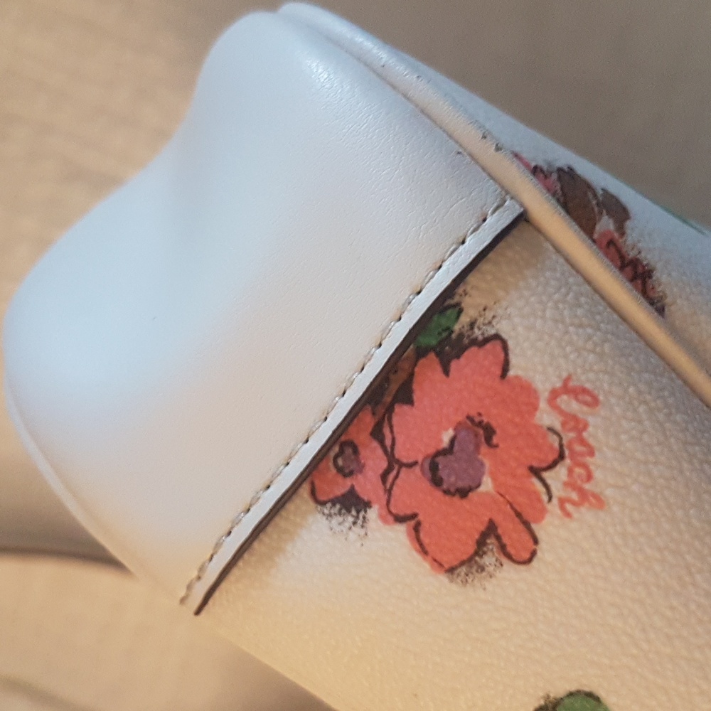 Coach Floral Print White Shoulder Bag - Picture 9 of 15